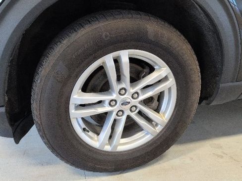 Certified 2023 Ford Explorer XLT AWD/4WD image 9