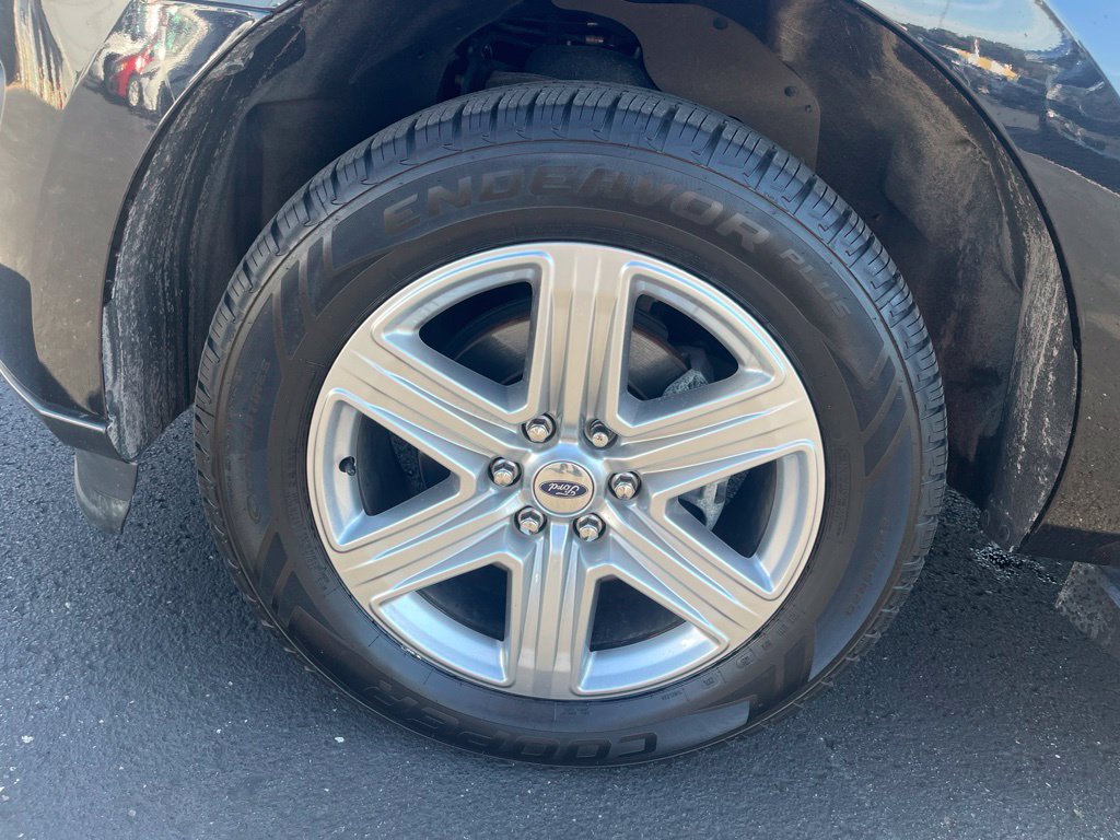 Used 2020 Ford Expedition XLT w/ Equipment Group 202A AWD/4WD image 9