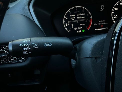 Used 2025 Honda HR-V Sport image 31