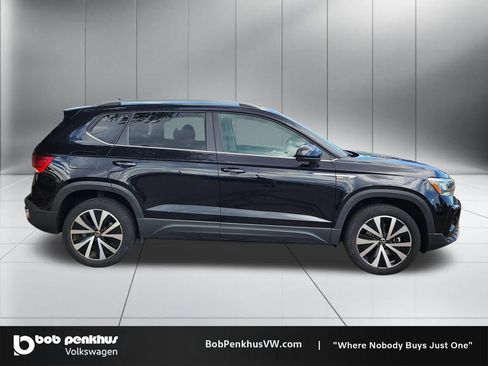 Used 2024 Volkswagen Taos SE FWD image 24