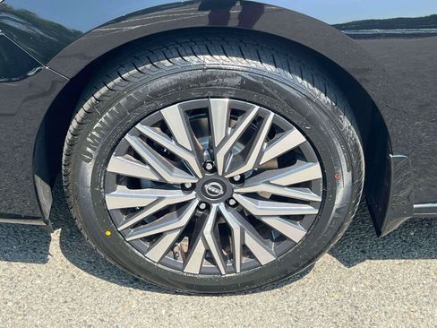 Used 2024 Nissan Altima 2.5 SV FWD image 6