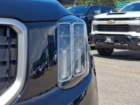 Used 2025 Kia Telluride EX w/ EX Captain's Chair Package FWD image 9