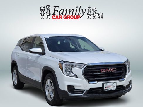 Used 2022 GMC Terrain SLE FWD image 2