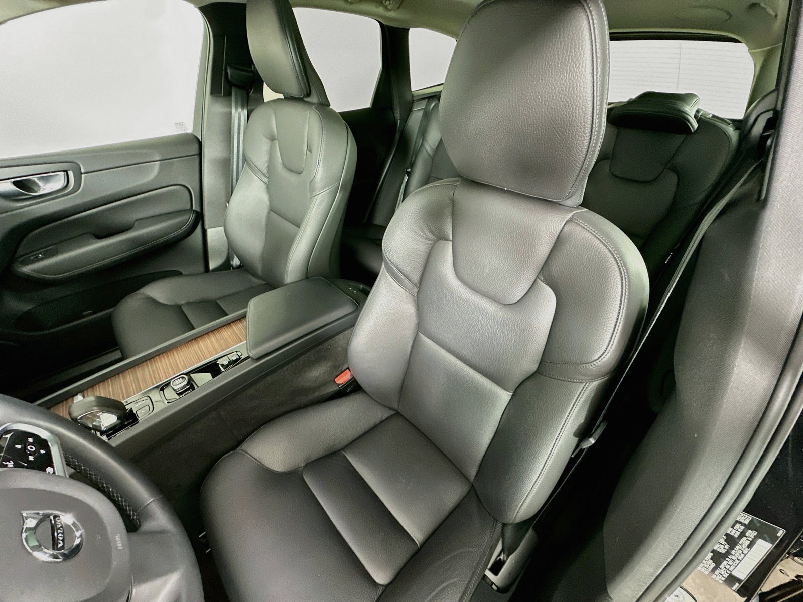 Used 2024 Volvo XC60 B5 Plus w/ Climate Package AWD/4WD image 34