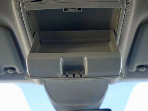 Used 2024 Volkswagen Taos SE image 28