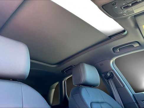 New 2025 Audi Q3 2.0T Premium image 17