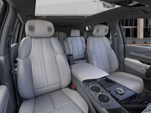 New 2025 Cadillac Escalade IQ Sport 1 w/ Smart Trailering package AWD/4WD image 16