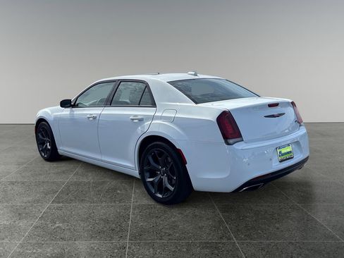 Used 2023 Chrysler 300 S RWD image 7