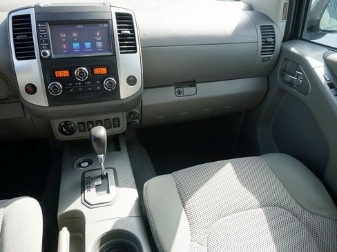 Used 2020 Nissan Frontier SV w/ Midnight Edition Floor Mats image 20