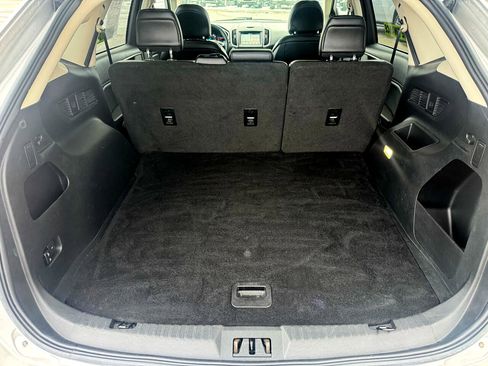 Used 2017 Ford Edge SEL w/ Equipment Group 201A image 9