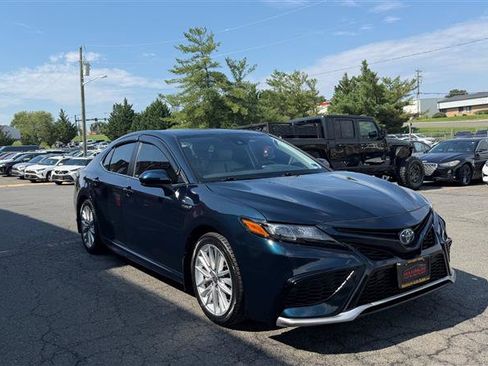 Used 2021 Toyota Camry SE Hybrid FWD image 3