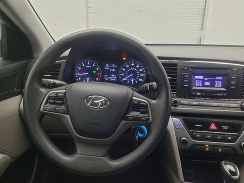 Used 2018 Hyundai Elantra SE FWD image 22