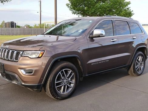 Used 2018 Jeep Grand Cherokee Limited w/ Luxury Group II image 10