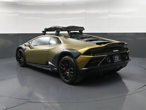 Used 2024 Lamborghini Huracan Sterrato AWD/4WD image 3