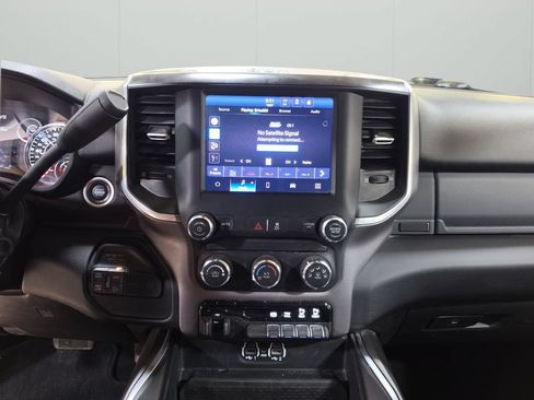 Used 2024 RAM 2500 Big Horn w/ Off Road Package AWD/4WD image 19