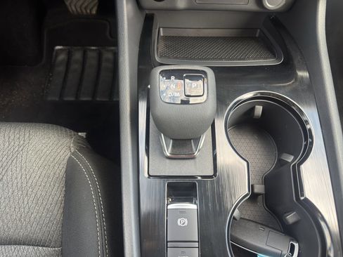 Used 2025 Nissan Rogue SV FWD image 15