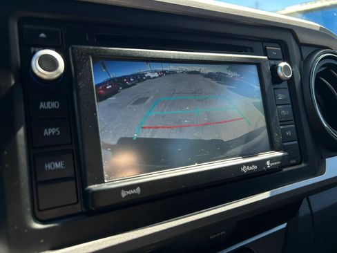 Used 2018 Toyota Tacoma SR5 AWD/4WD image 16