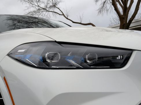 New 2026 BMW X5 xDrive50e w/ M Sport Package image 3