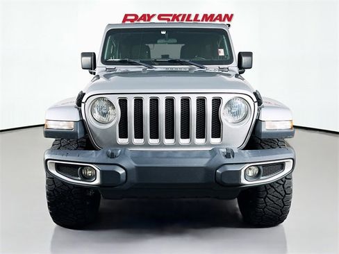 Used 2020 Jeep Wrangler Unlimited Sahara image 2