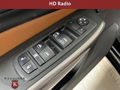 Used 2019 Jeep Cherokee Overland image 20