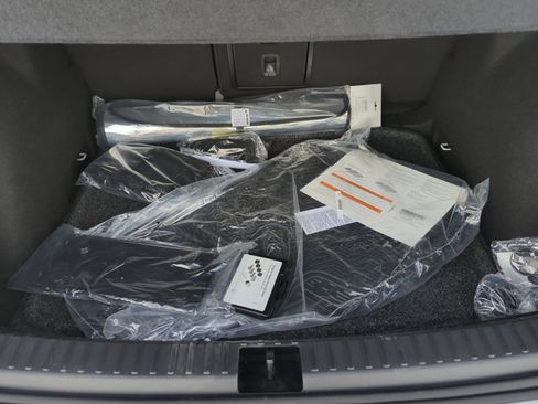 New 2026 Volkswagen Taos SE image 29