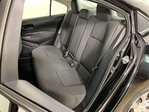 Used 2023 Toyota Corolla LE image 29