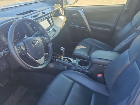 Used 2017 Toyota RAV4 SE image 15