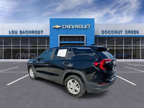 Used 2024 GMC Terrain SLE image 6