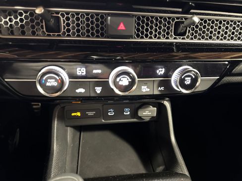 Used 2025 Honda Civic Sport image 23