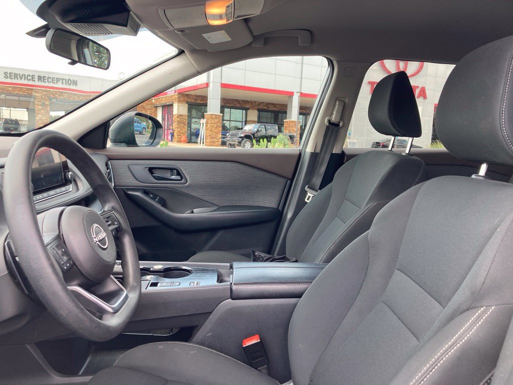 Used 2023 Nissan Rogue S FWD image 10