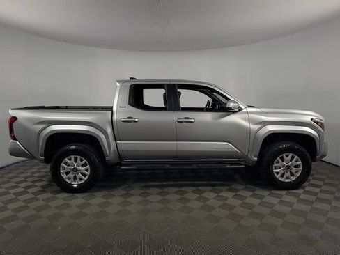 Used 2024 Toyota Tacoma SR5 AWD/4WD image 10