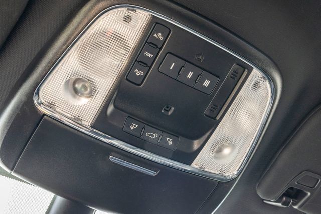 Used 2021 Jeep Grand Cherokee Limited AWD/4WD image 40