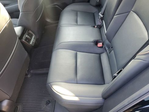 Used 2023 Toyota Crown Limited image 14