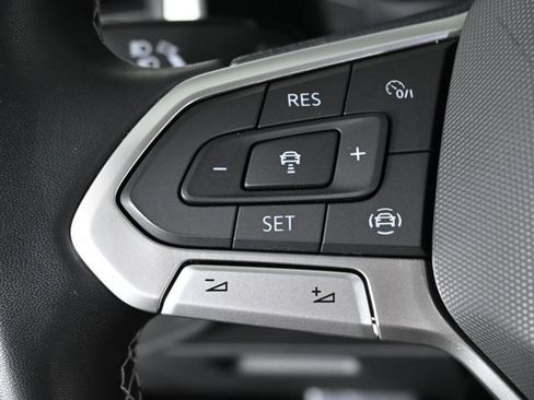 Certified 2022 Volkswagen Atlas SE w/ Black Wheel Package image 22