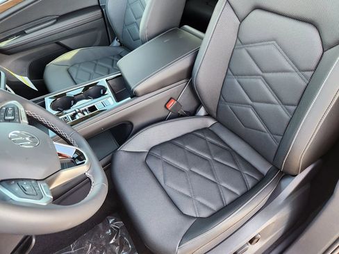 New 2026 Volkswagen Atlas SE image 10