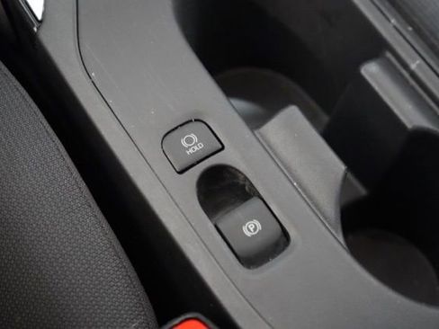 Used 2025 Toyota Corolla LE image 30