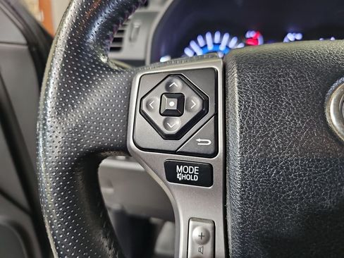 Used 2016 Toyota 4Runner SR5 AWD/4WD image 19