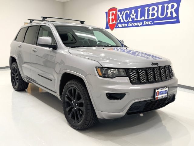 Used 2019 Jeep Grand Cherokee Altitude AWD/4WD image 4