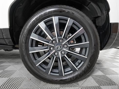 Used 2024 Lexus GX 550 w/ Accessory Package (2T) image 36