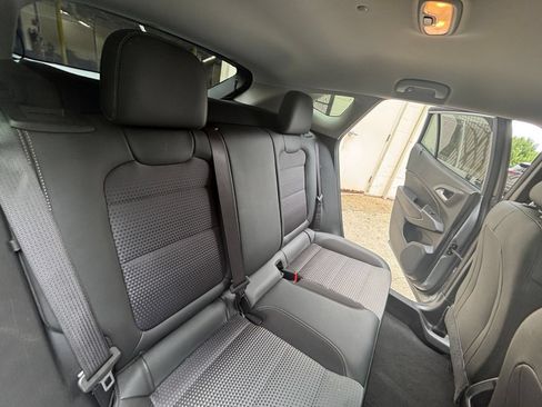 Used 2025 Chevrolet Trax LT FWD image 34
