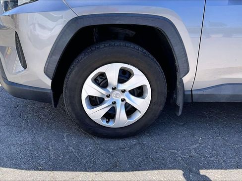 Used 2021 Toyota RAV4 LE w/ Carpet Mat Package (TMS) FWD image 8