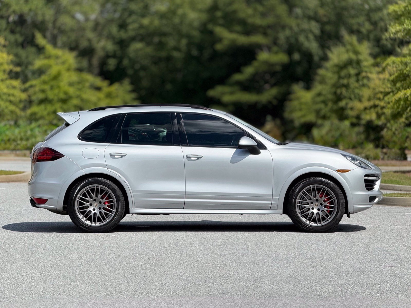 Used 2013 Porsche Cayenne GTS AWD/4WD image 11