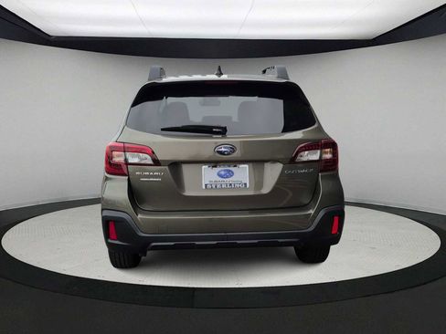 Used 2018 Subaru Outback 2.5i Premium image 7