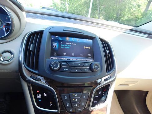 Used 2015 Buick LaCrosse Leather FWD image 8