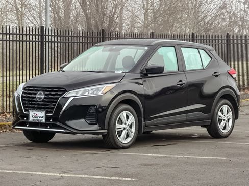 Used 2025 Nissan Kicks Play S image 8