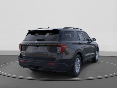 New 2026 Ford Explorer Active RWD image 8