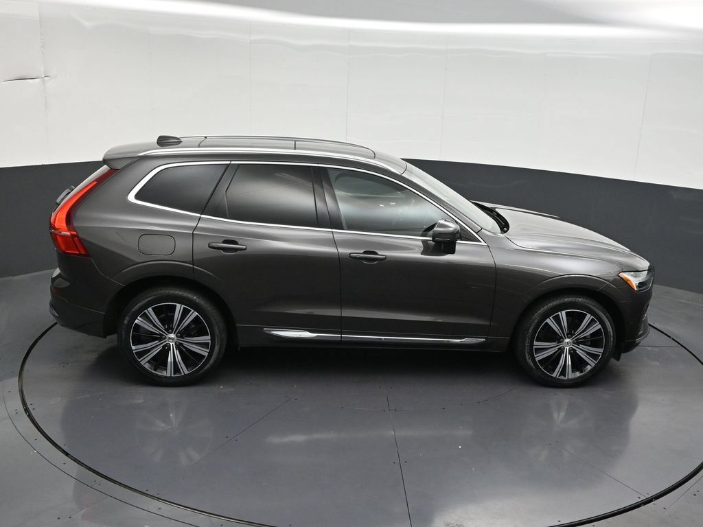 Certified 2023 Volvo XC60 B5 Plus AWD/4WD image 21