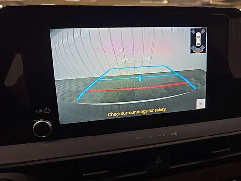 Used 2024 Toyota Prius Prime FWD image 23
