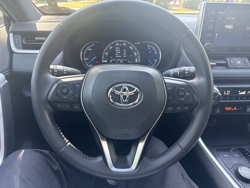 Used 2020 Toyota RAV4 XSE w/ Protection Package AWD/4WD image 18
