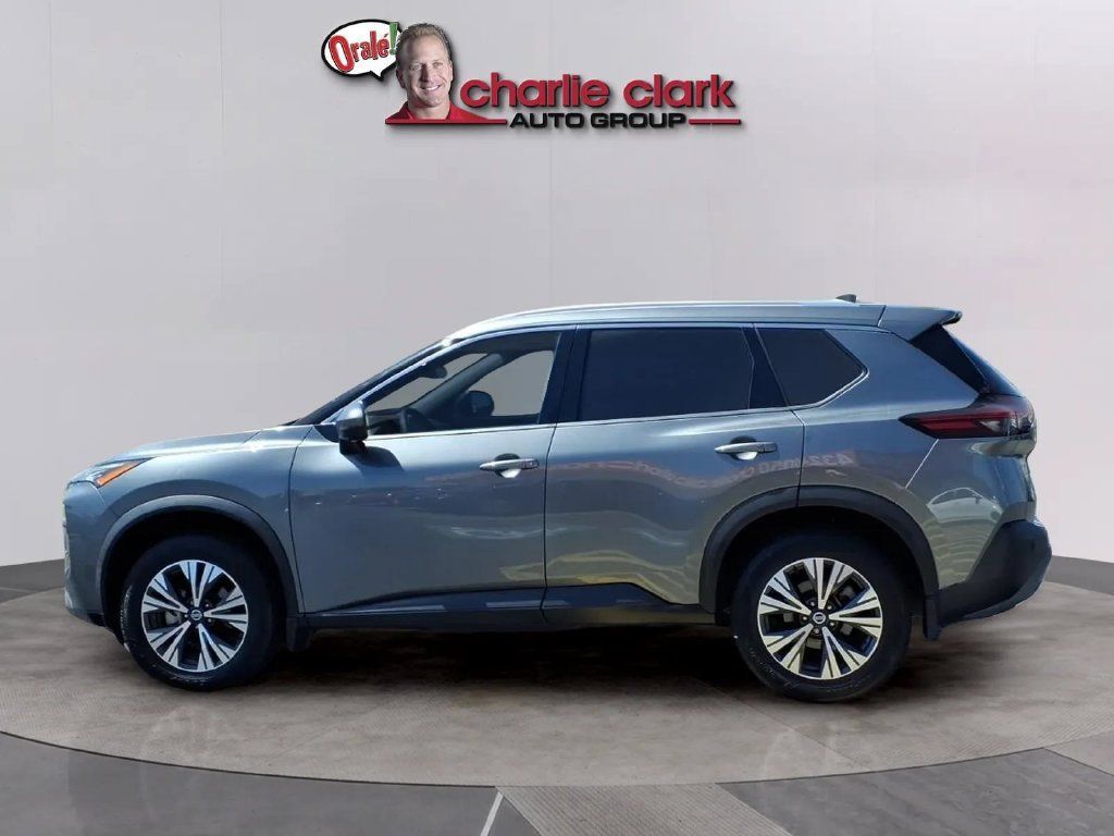 Used 2021 Nissan Rogue SV w/ Premium Package FWD image 2
